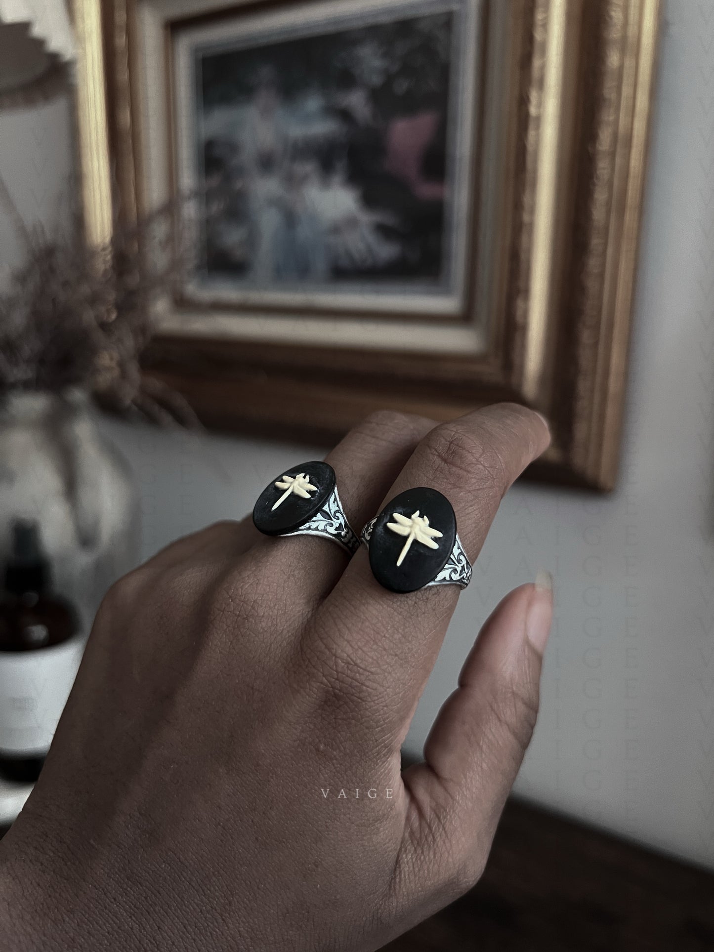 VAIGE Dragonfly Cameo Silver Ring