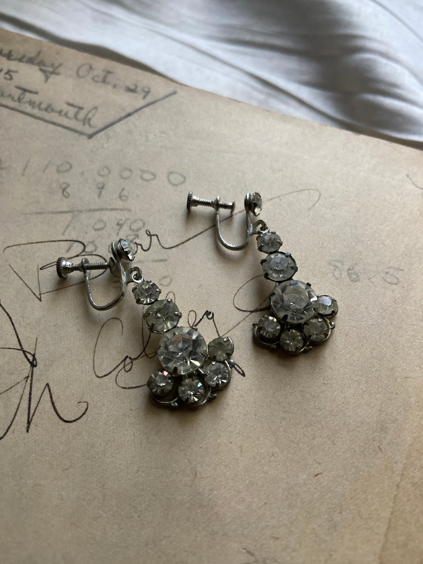One-of-one | vintage clear gem dangle earrings