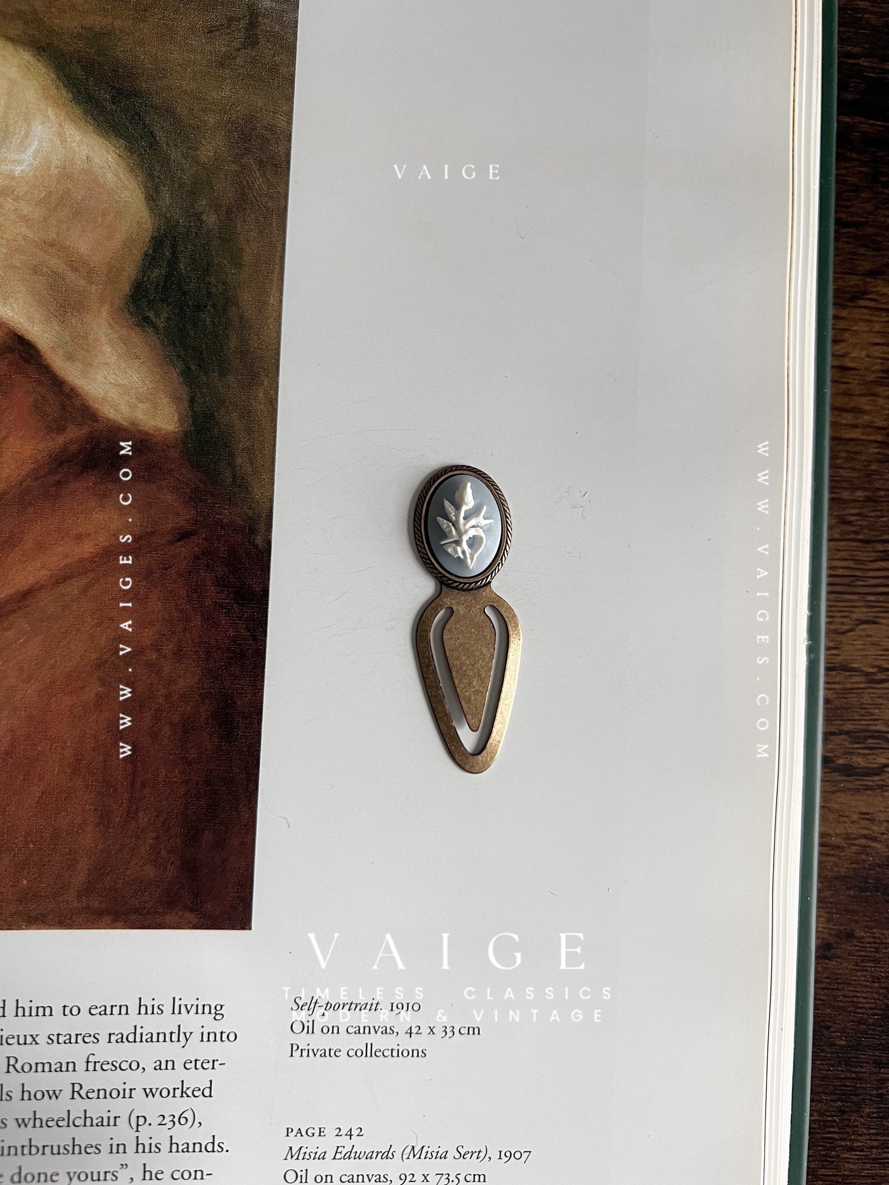 VAIGE Blue & white tulip flower bookmark bronze
