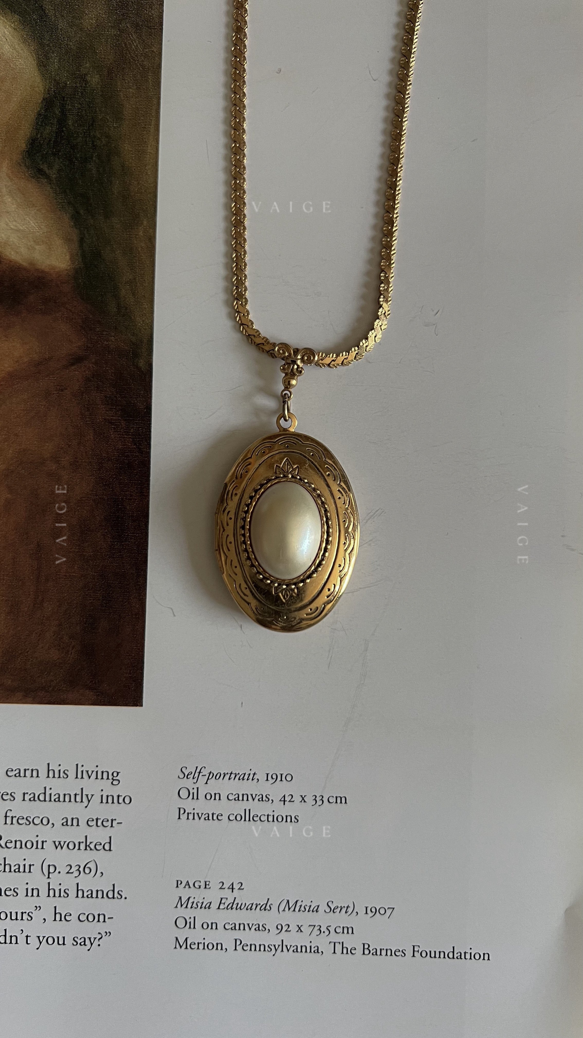 Vintage '1928' pearl locket long necklace