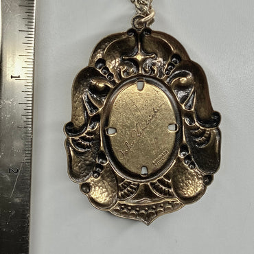 gold vintage cameo   pendant necklace • 18in — Vintage Collection • only 1 available • View all photos; item is thrifted/vintage and may show flaws.