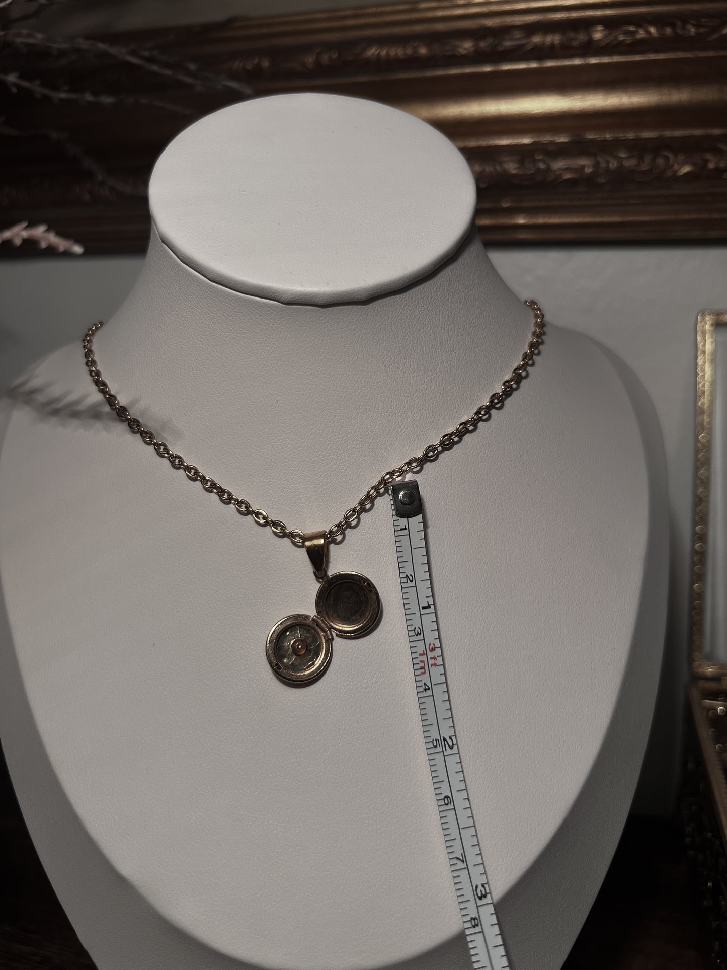 VAIGE One of One | Four leaf clover zirconia gold locket necklace