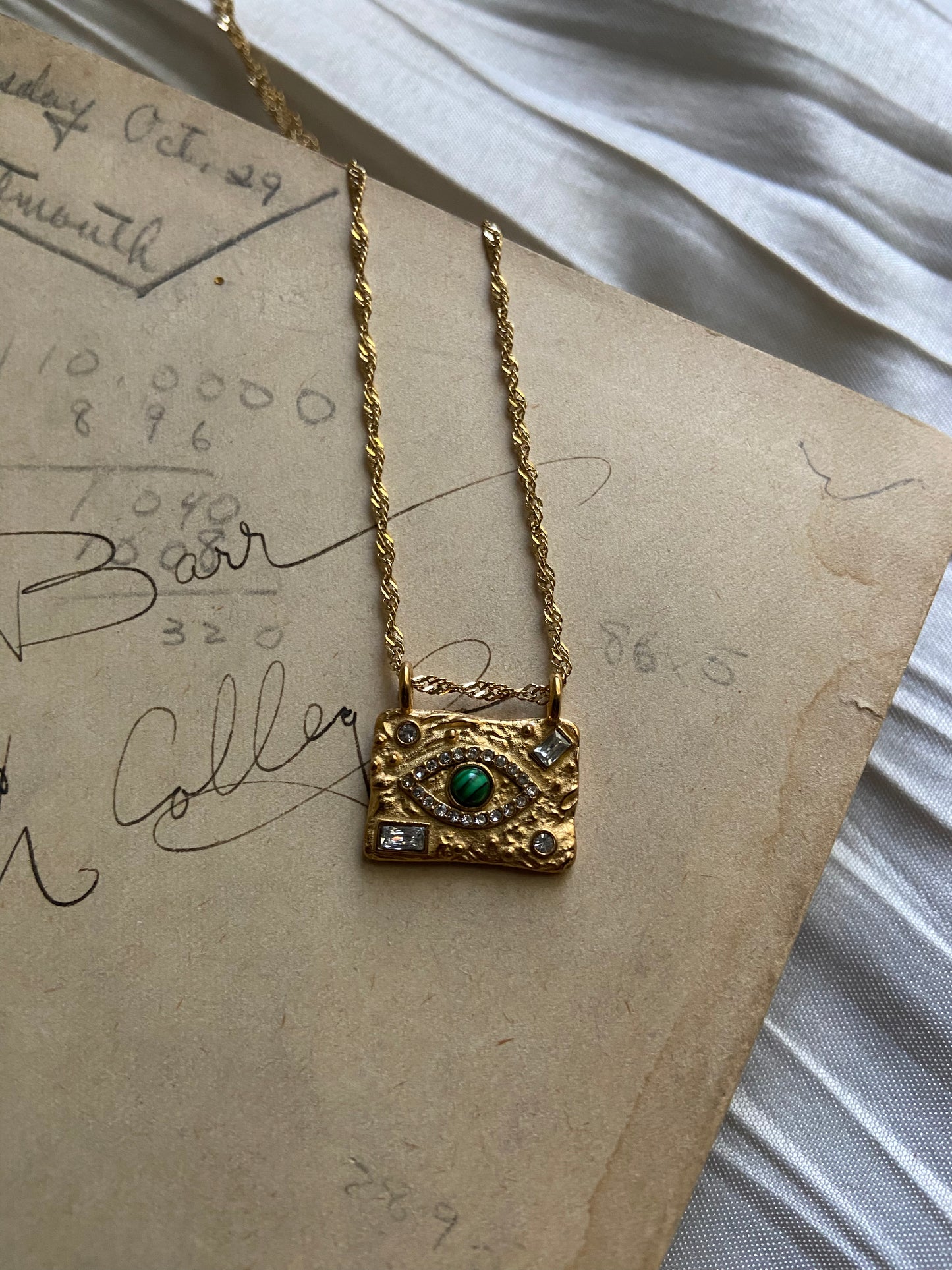 Gold Textured Green Gem Eye Necklace