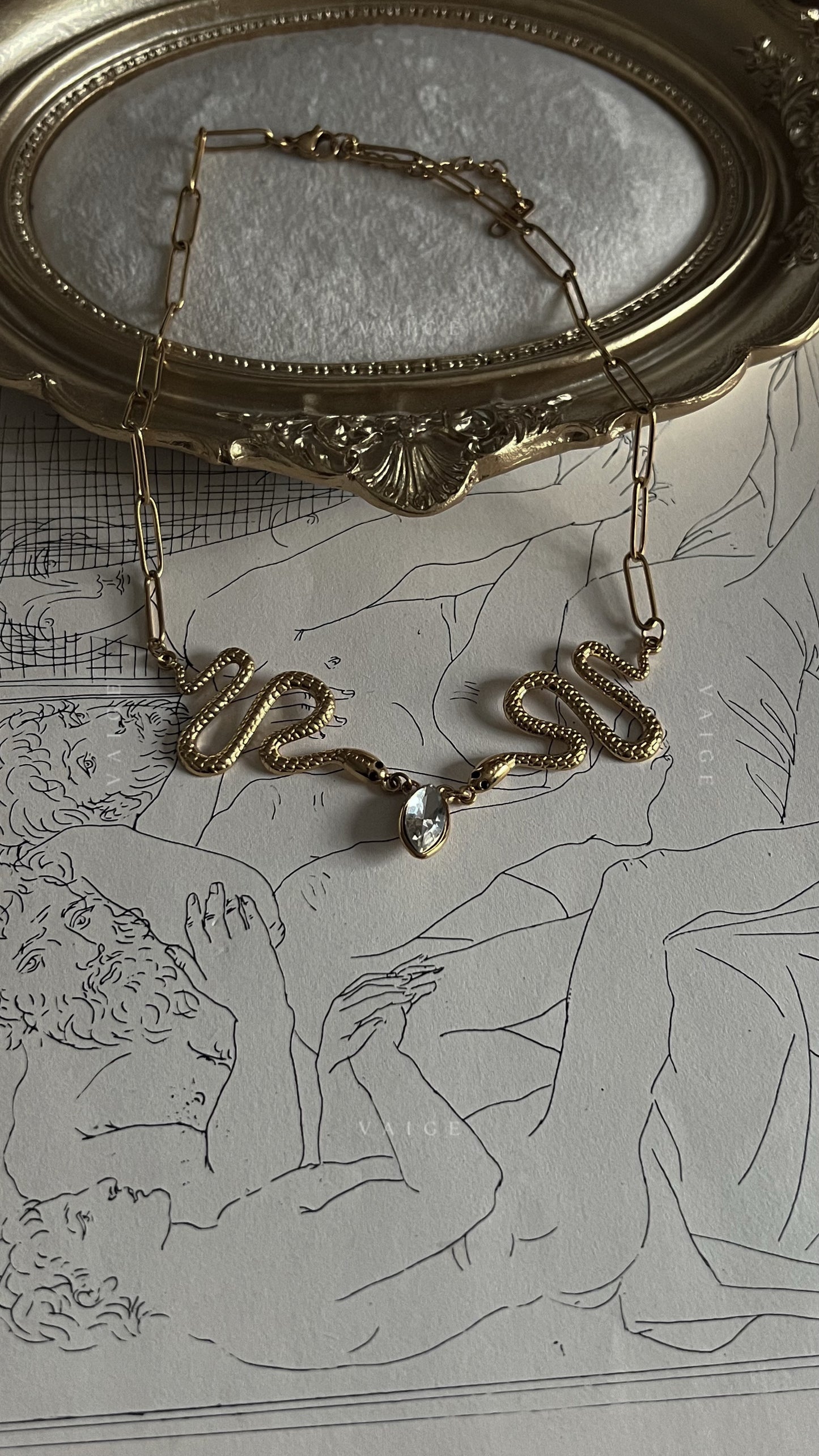 Zoryn snake gem necklace