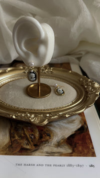 Melina cameo pearl earrings