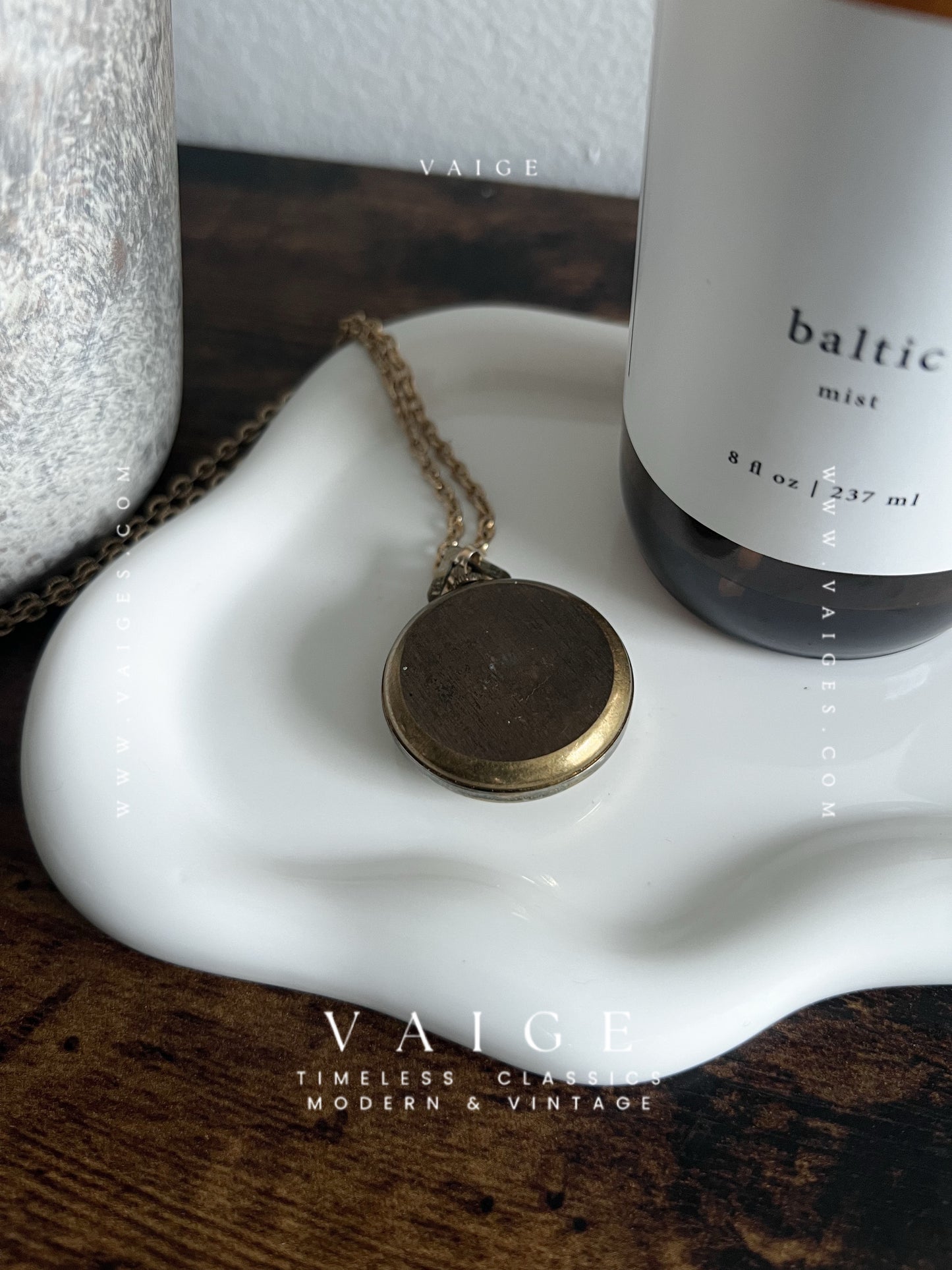 VAIGE One Of One | Vintage Circle Heart Gold Pocket Watch [ Not Working ]