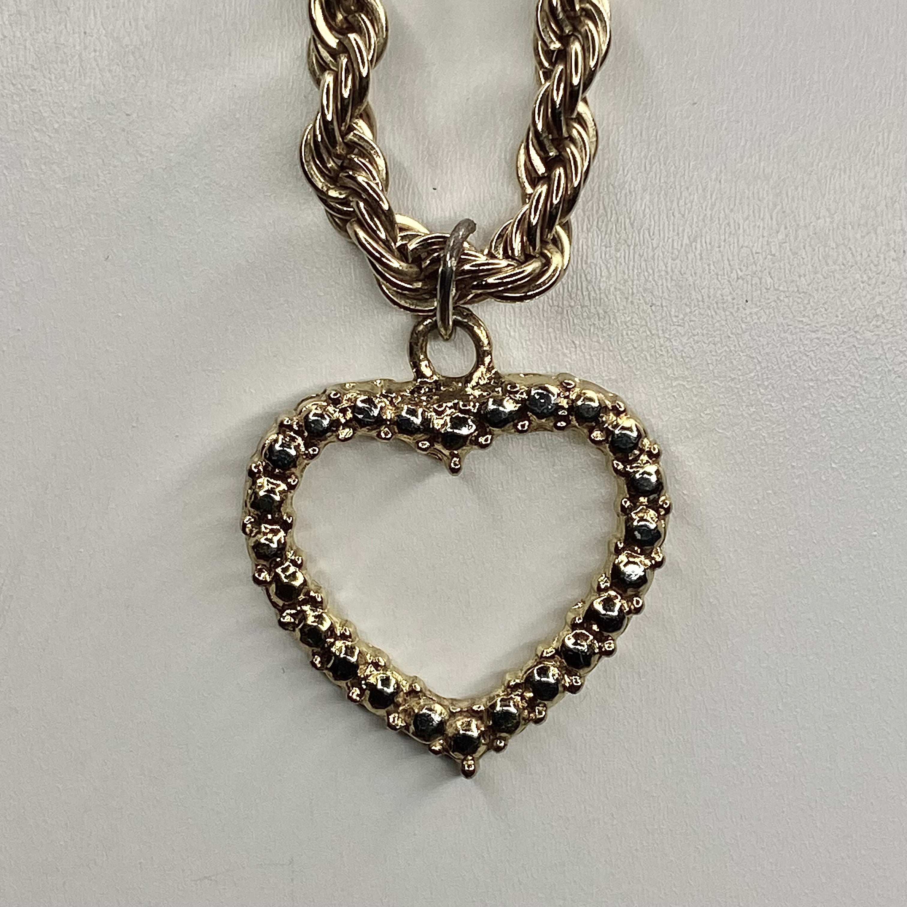 gold heart   pendant twist chain necklace • 18in  — Vintage Collection • only 1 available • View all photos; item is thrifted/vintage and may show flaws.