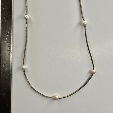 gold dainty bead pearl   pendant necklace • 16-18in — Vintage Collection • only 1 available • View all photos; item is thrifted/vintage and may show flaws.