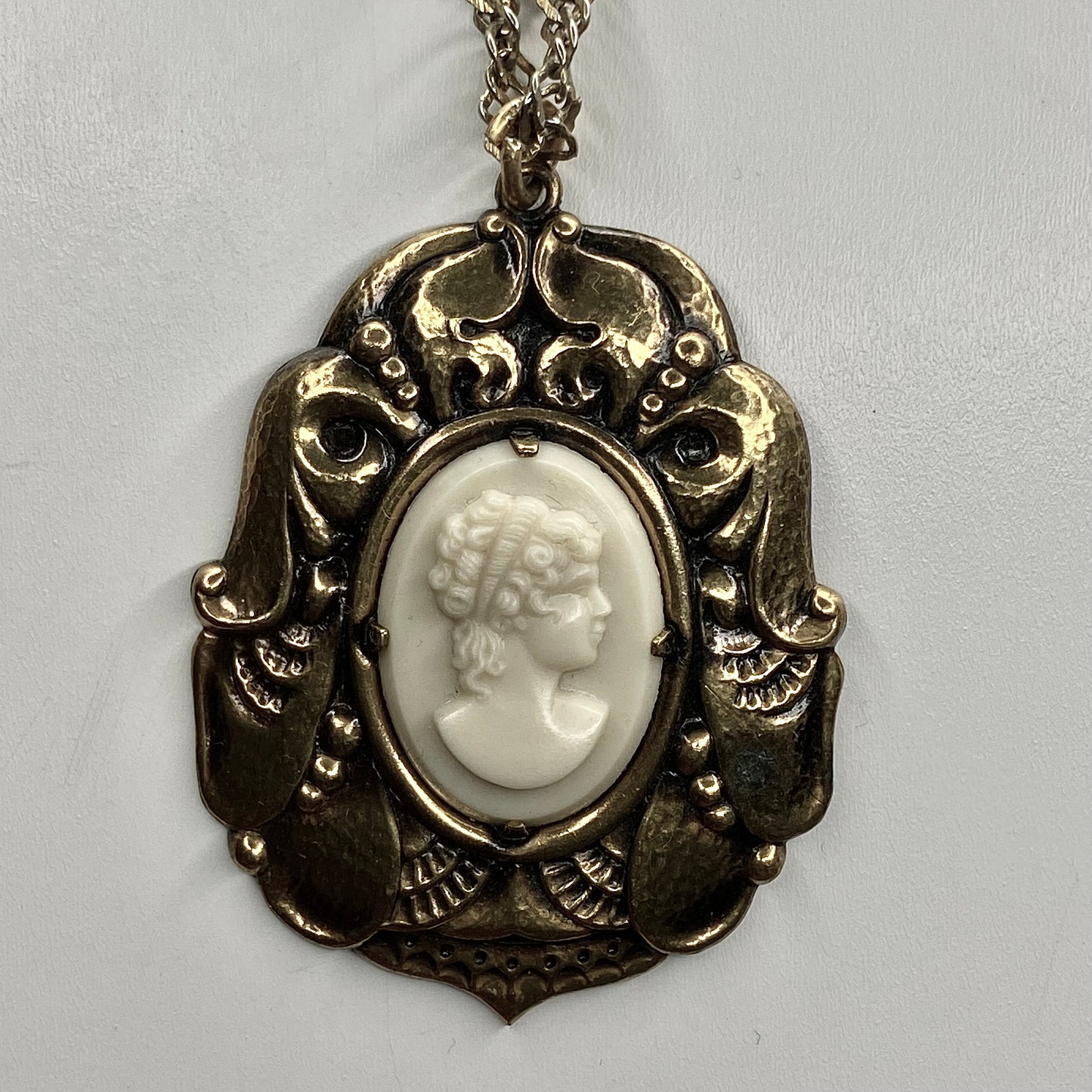 gold vintage cameo   pendant necklace • 18in — Vintage Collection • only 1 available • View all photos; item is thrifted/vintage and may show flaws.