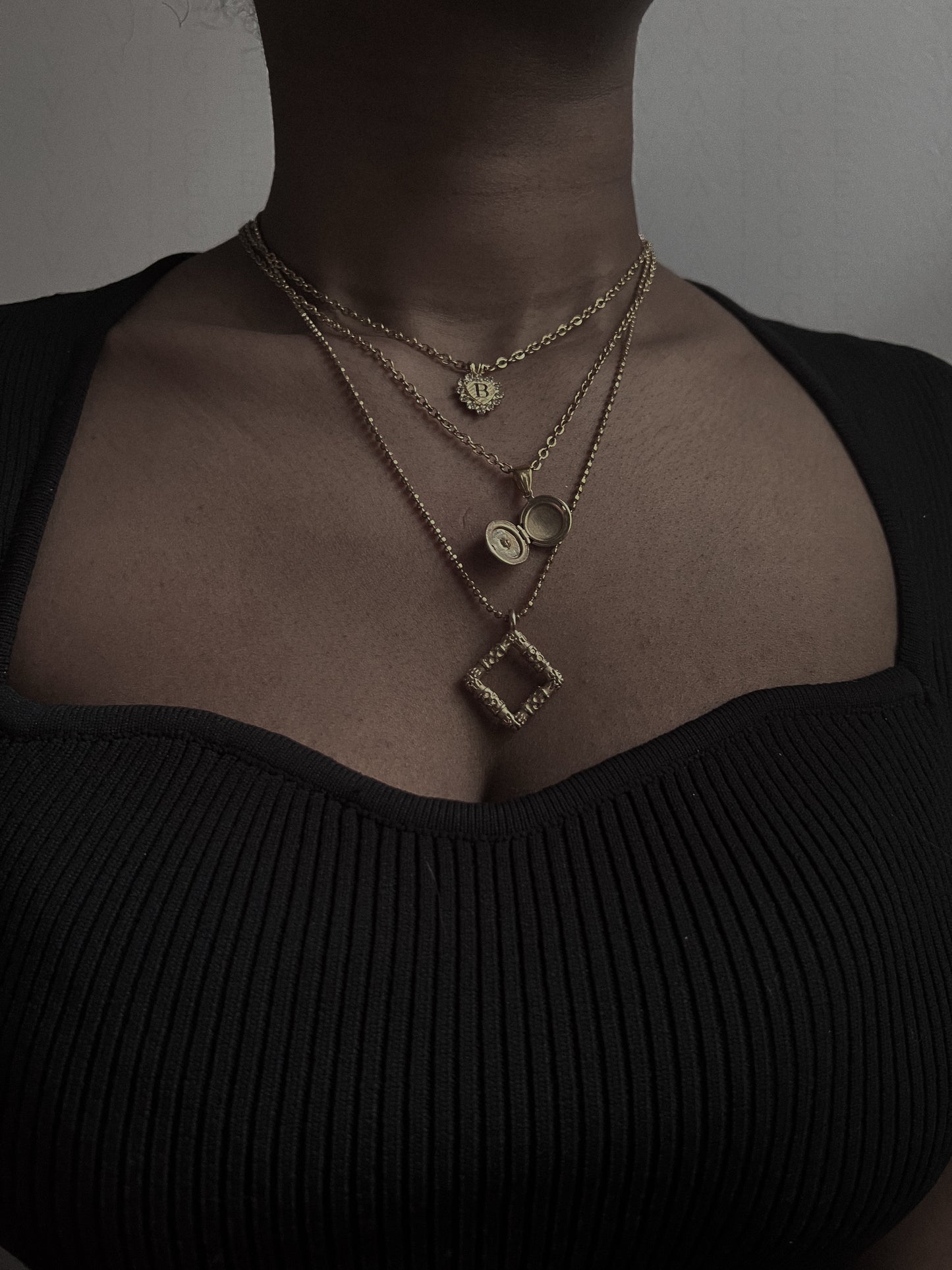 VAIGE One of One | Four leaf clover zirconia gold locket necklace