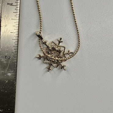 gold snowflake   pendant necklace • 16-18in — Vintage Collection • only 1 available • View all photos; item is thrifted/vintage and may show flaws.