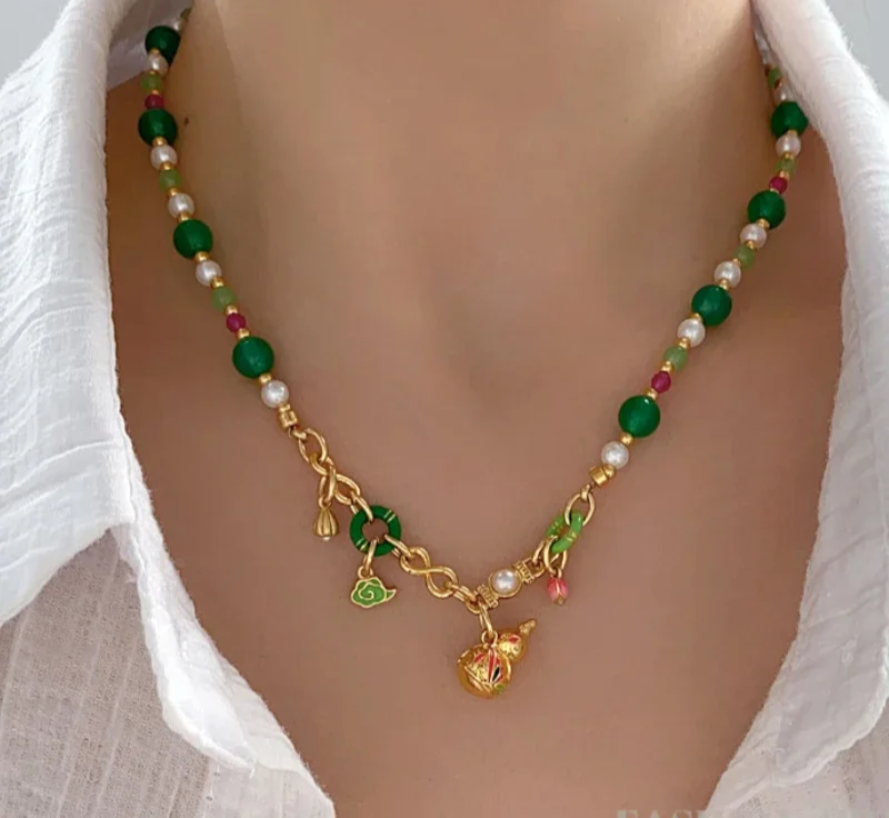 VAIGE Elegant Green Bead and White Pearl Gourd Pendant Necklace