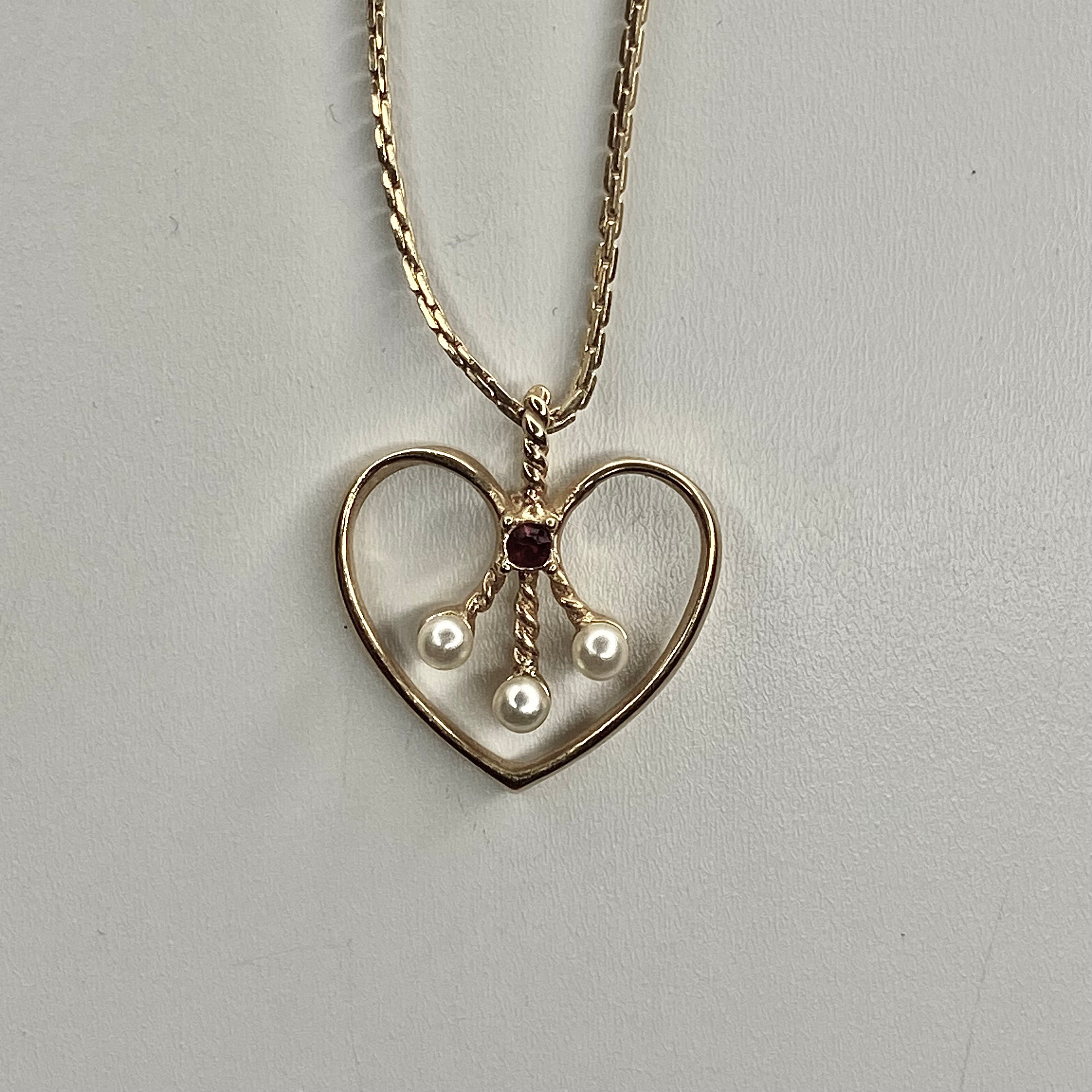 gold pearl heart   pendant necklace • 16-18in — Vintage Collection • only 1 available • View all photos; item is thrifted/vintage and may show flaws.