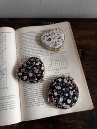 VAIGE Heart & Circle Floral Mini Compact Mirror