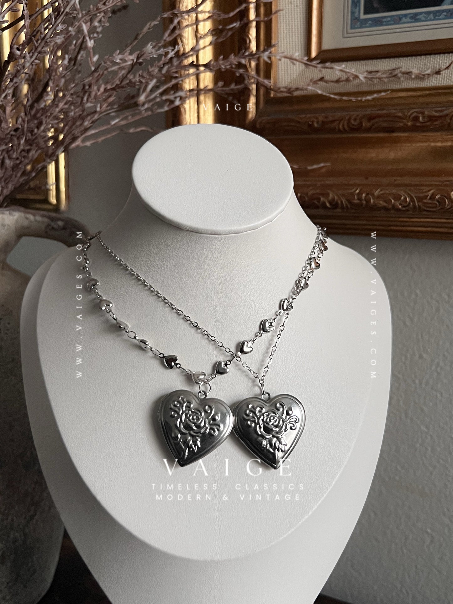 VAIGE Romantic Heart Locket Pendant Locket Silver Stainless Steel Necklace