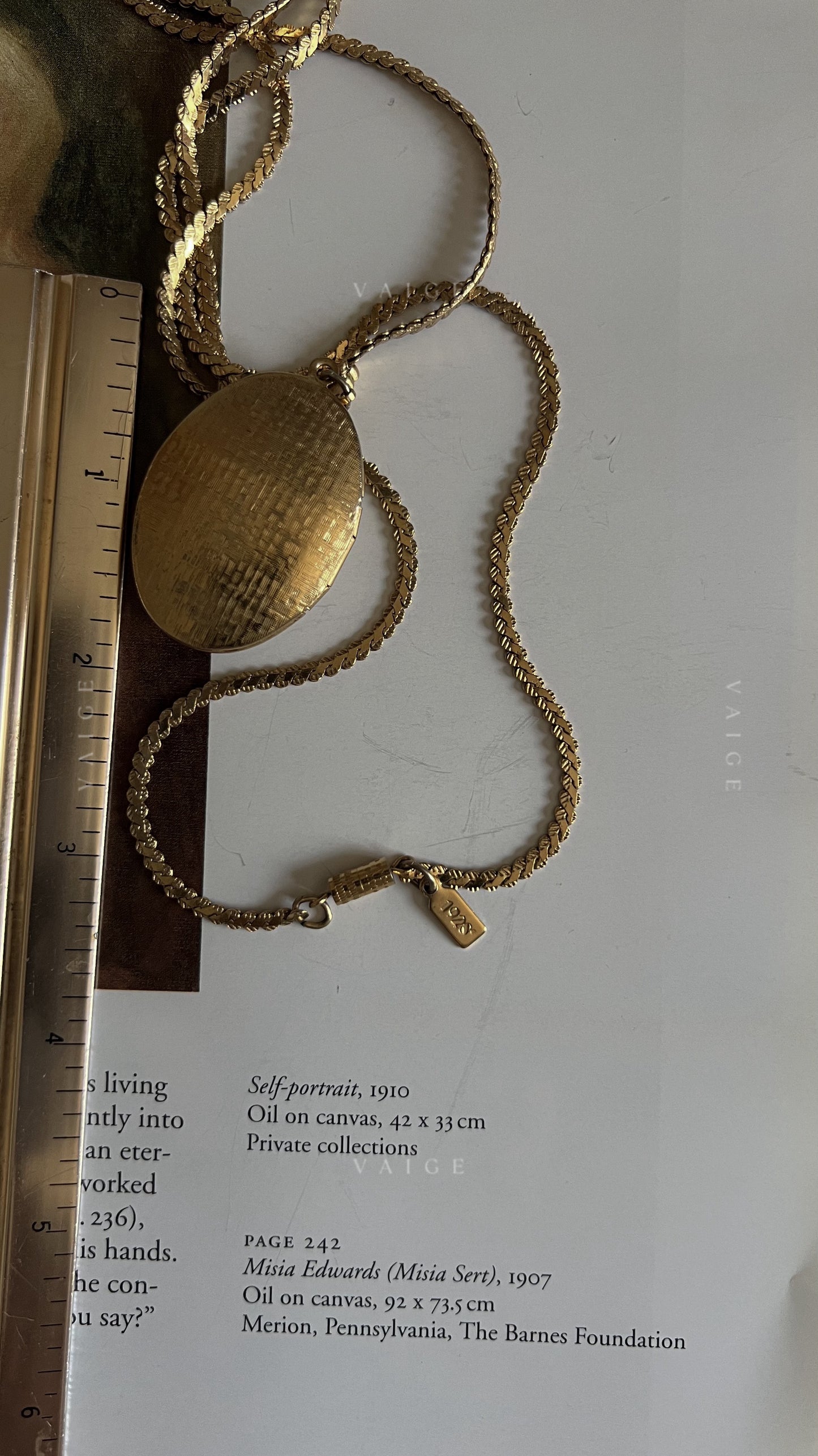 Vintage '1928' pearl locket long necklace