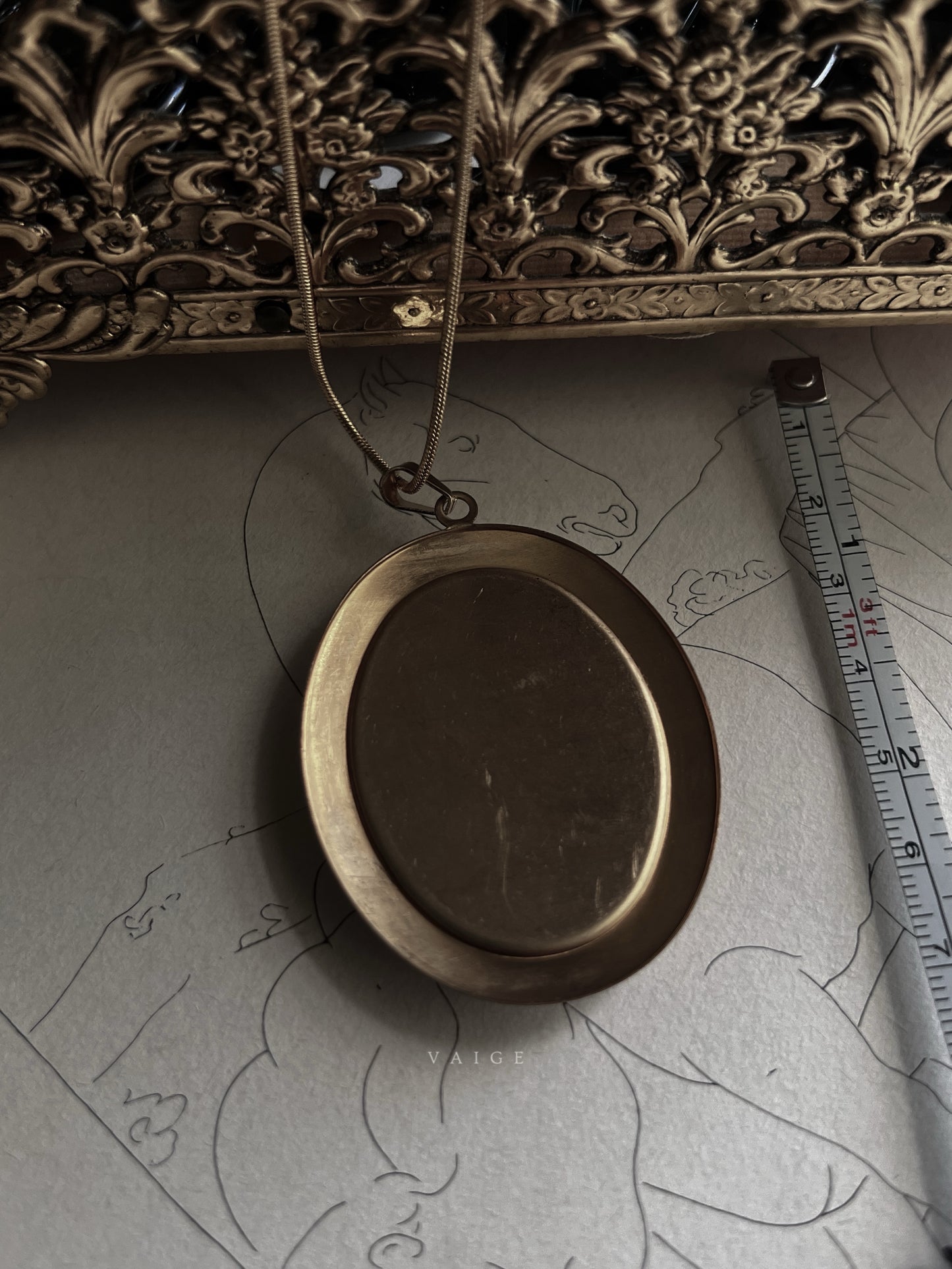 VAIGE  Cat Cameo Gold Necklace