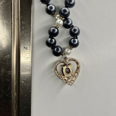 gold pearl bead heart  pendant necklace • 18in — Vintage Collection • only 1 available • View all photos; item is thrifted/vintage and may show flaws.