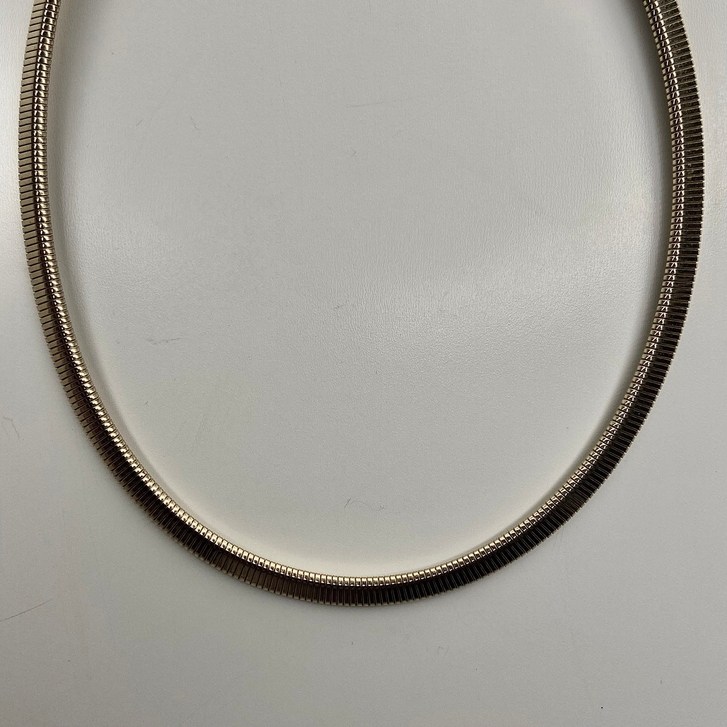 gold chunky choker chain necklace • 16-18in — Vintage Collection • only 1 available • View all photos; item is thrifted/vintage and may show flaws.