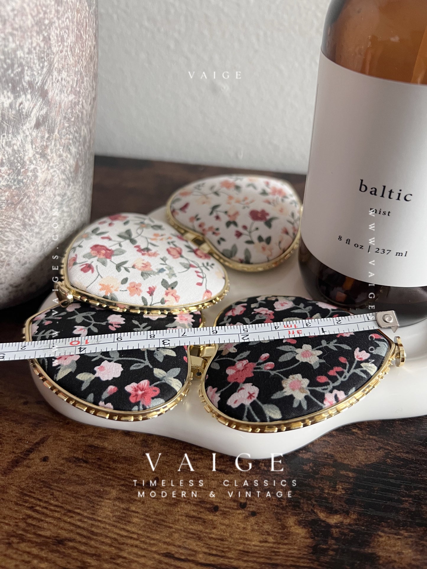 VAIGE Heart & Circle Floral Mini Compact Mirror