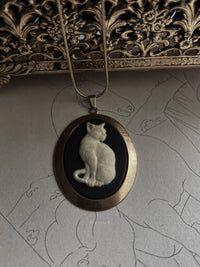 VAIGE  Cat Cameo Gold Necklace