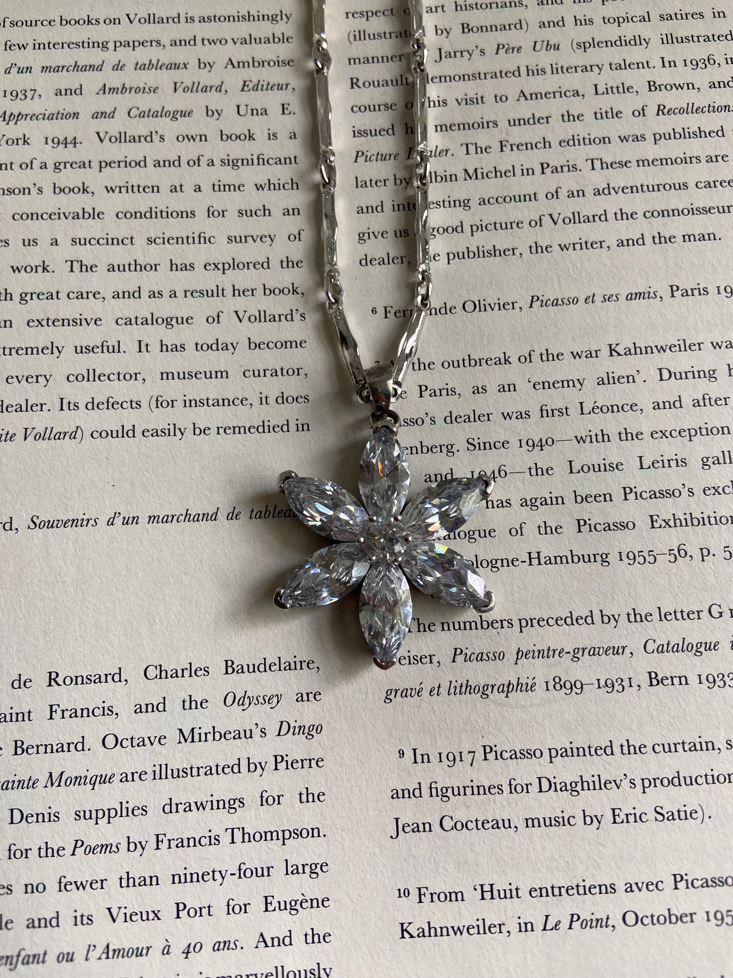 One-of-one | Beautiful vintage Silver flower long chain Necklace 20”