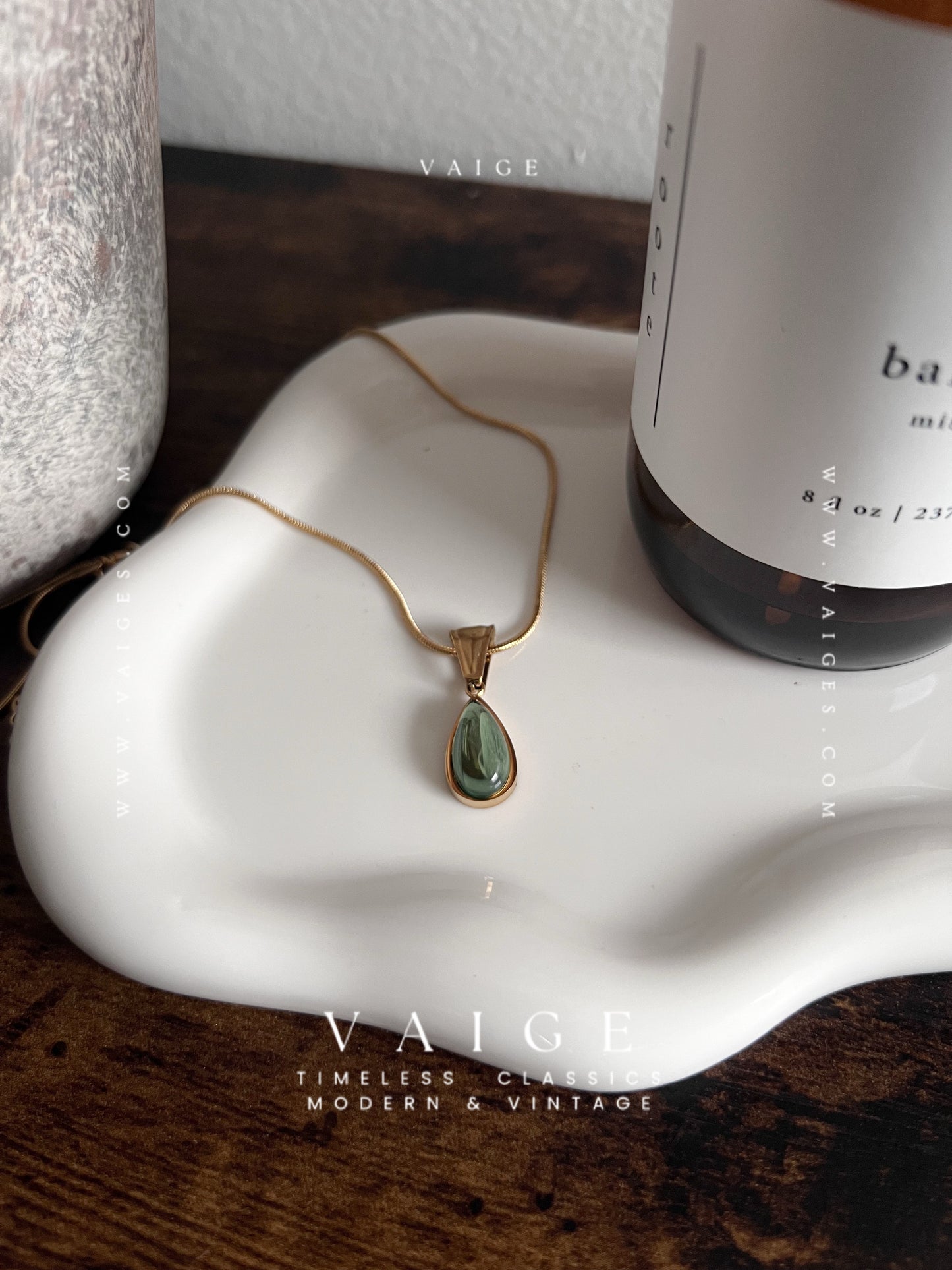 VAIGE Green Glass Crystal Water Drop Pendant Necklace Stainless Steel Gold