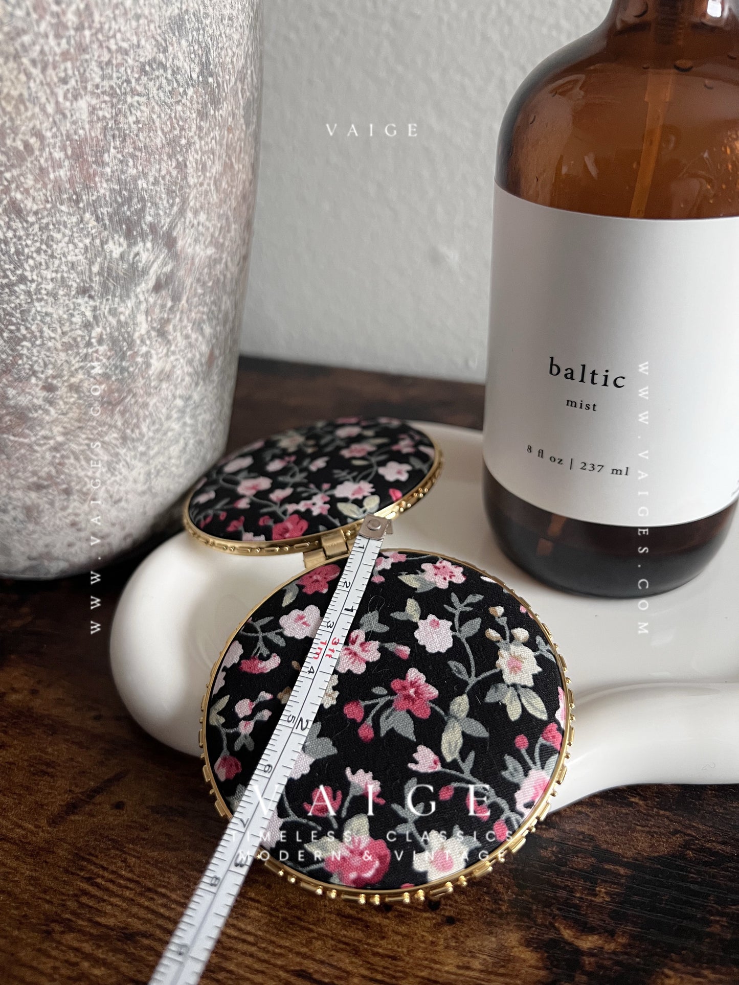 VAIGE Heart & Circle Floral Mini Compact Mirror