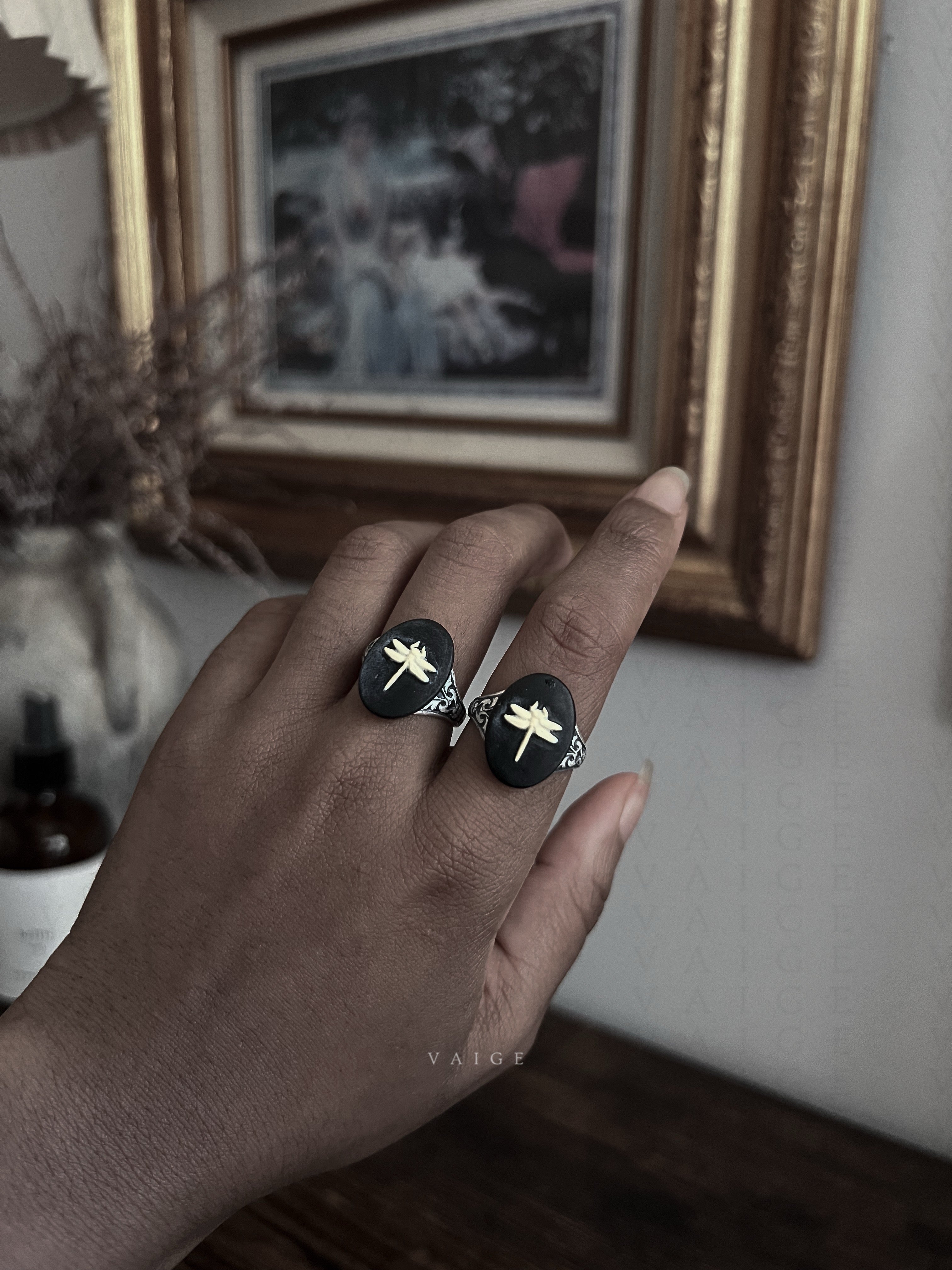 VAIGE  Dragonfly Cameo Silver Ring