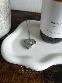 VAIGE Romantic Heart Locket Pendant Locket Silver Stainless Steel Necklace