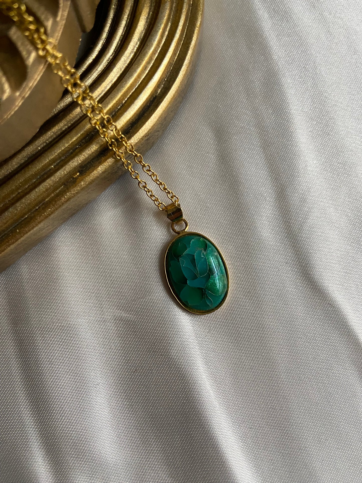 One-of-one | green flower necklace