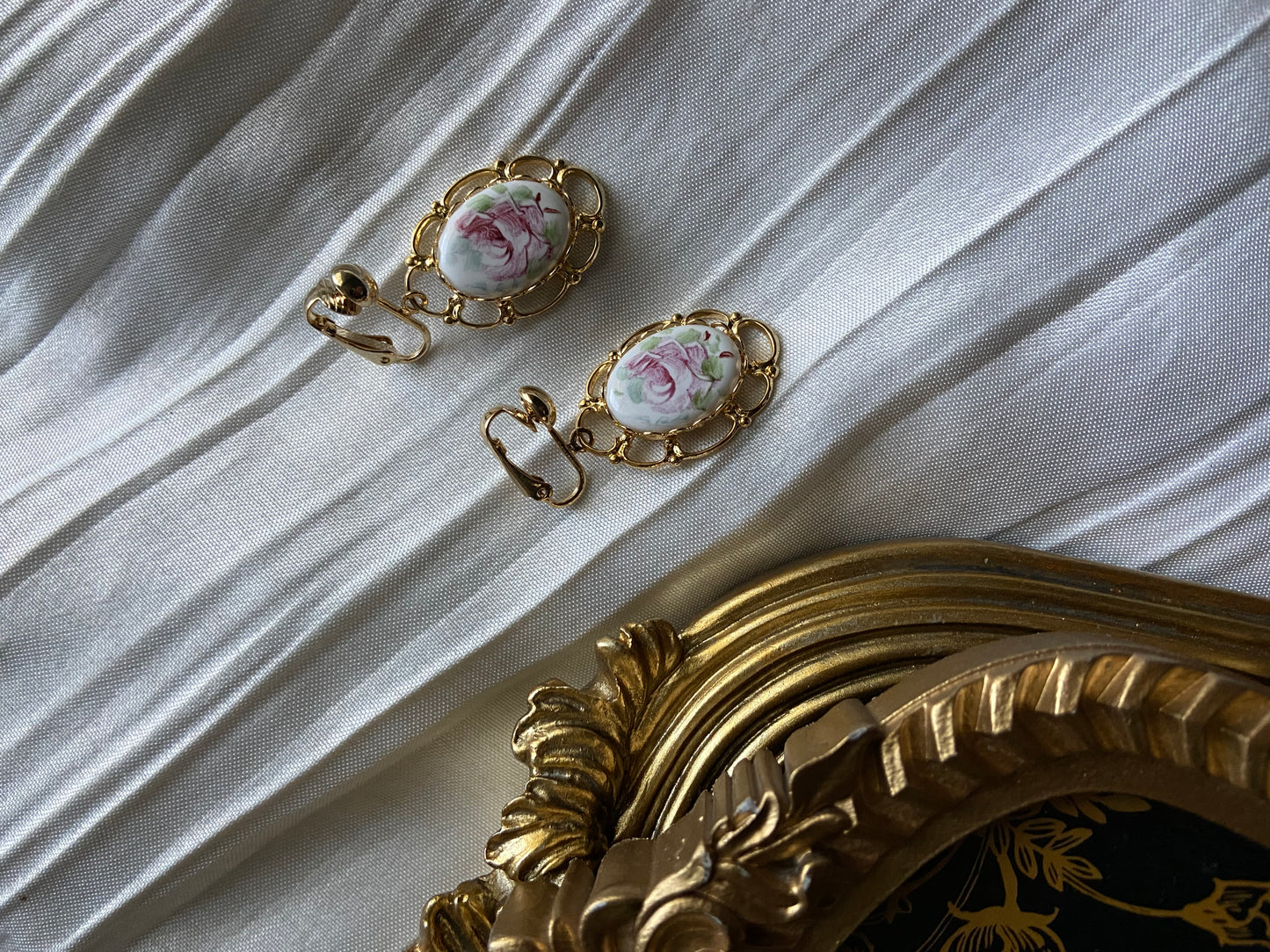 One-of-one | vintage pink flower earrings
