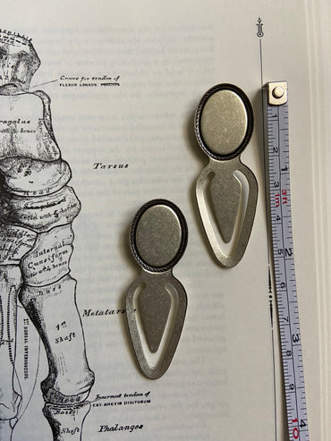 Handmade | cameo lady bookmark