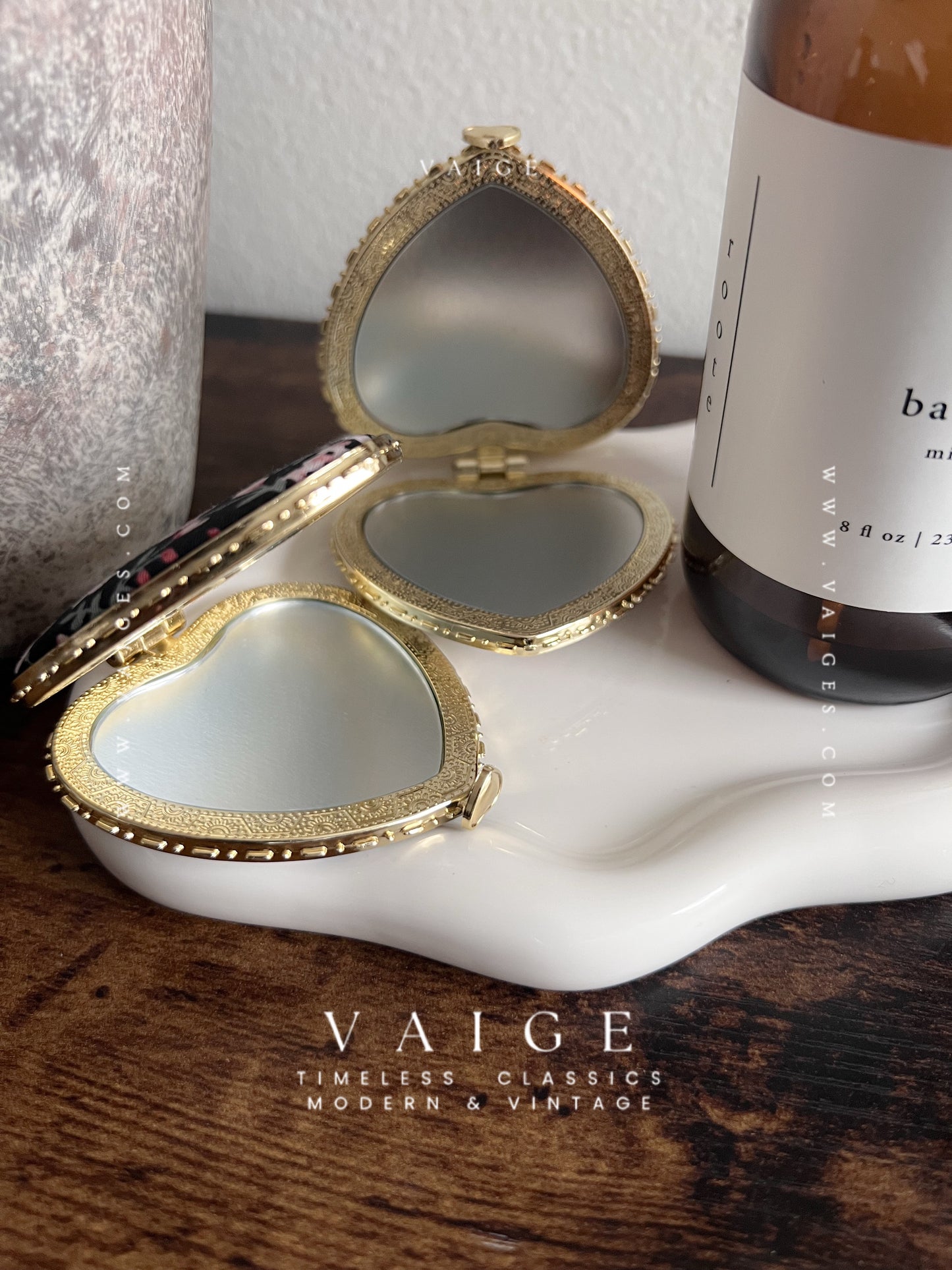 VAIGE Heart & Circle Floral Mini Compact Mirror