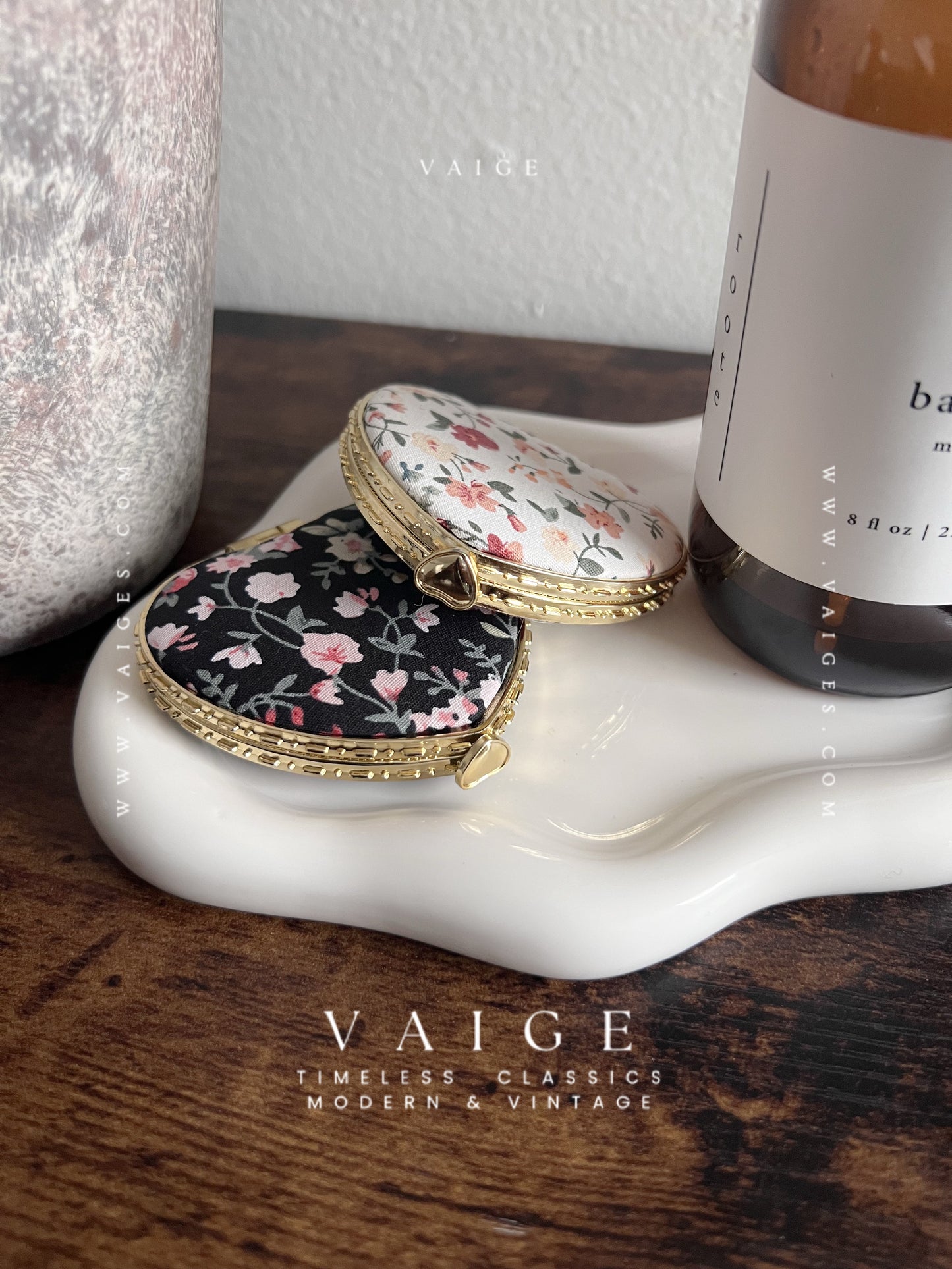 VAIGE Heart & Circle Floral Mini Compact Mirror