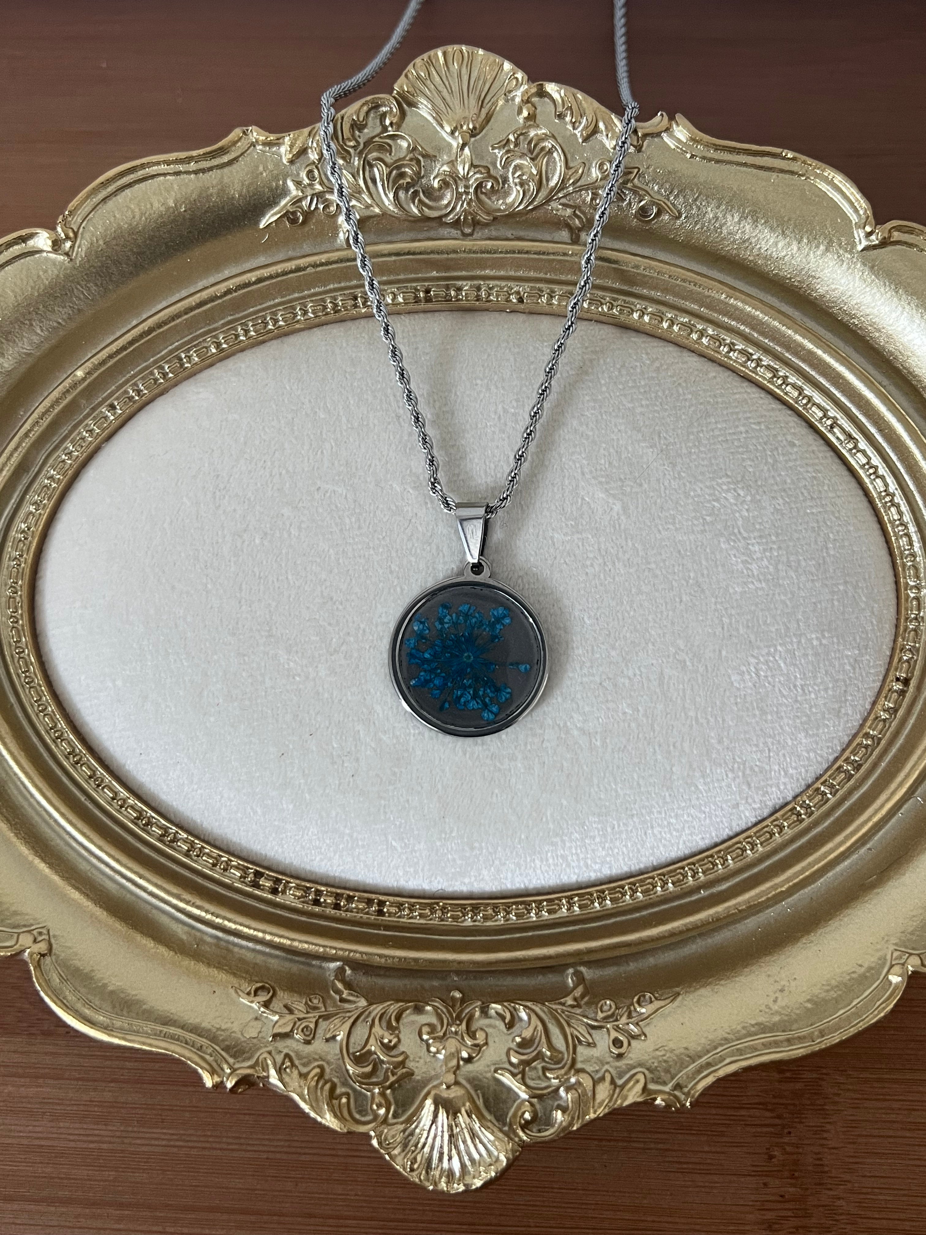 Dried flower necklace