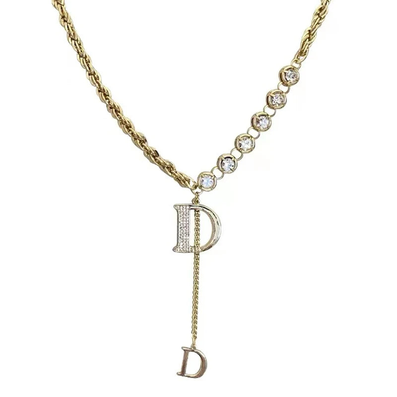 VAIGE Elegant Gold-Plated D Letter Pendant Choker Necklace in Copper Alloy - Unique Fashion Accessory for Any Occasion