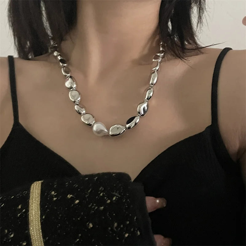 VAIGE Elegant Geometric Acrylic and Baroque Pearl Necklace - Chic Collarbone Chain in Elegant White and Soft Pastel Hues