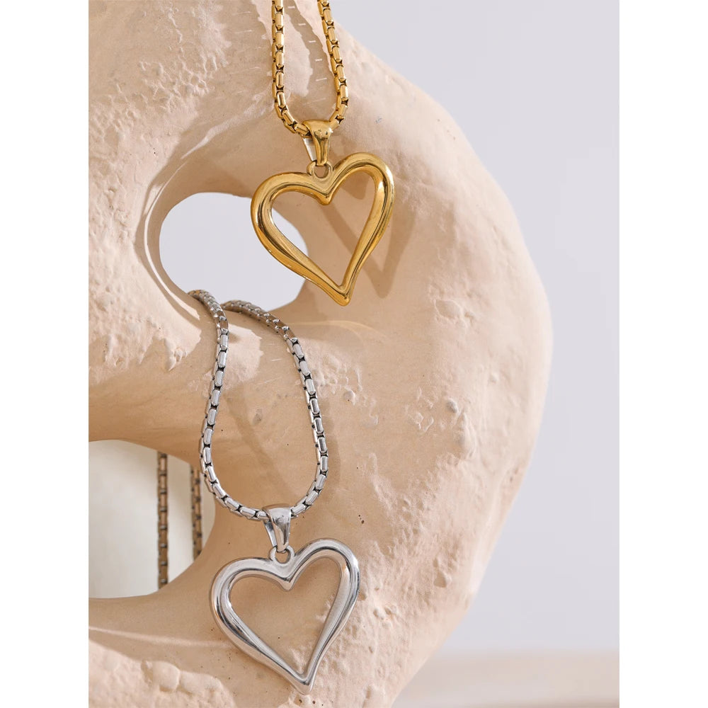 VAIGE   High Quality Polished Metal PVD Plated Stainless Steel Heart Love Hollow Classic Pendant Necklace Jewelry