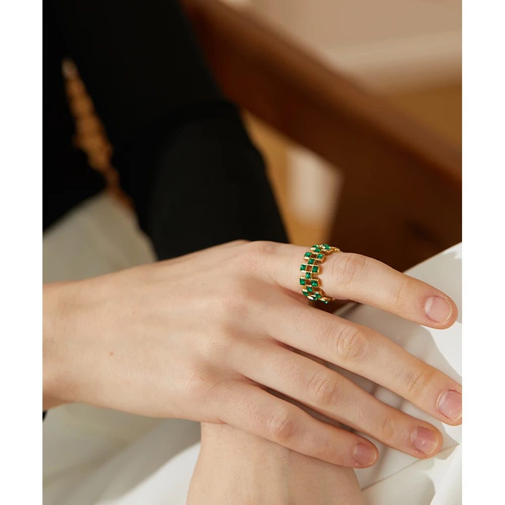 VAIGE Exquisite Bling Green and White Cubic Zirconia Hollow Stainless Steel Grid Ring - High-Quality Delicate Jewelry Gift