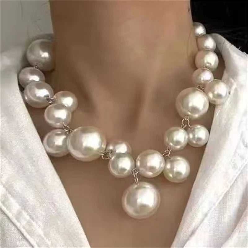 VAIGE Vintage Simulated Pearl Bead Choker Necklace with Elegant Geometric Pendant - Trendy Collarbone Chain Jewelry for Special Occasions