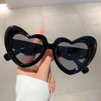 VAIGE Retro Heart-Shaped Sunglasses in Pink and Black - UV400 Protection and Vintage Flair