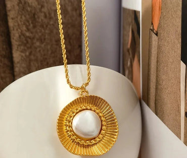 VAIGE Elegant Round Gold Pearl Pendant Necklace Set in Classic Vintage Style