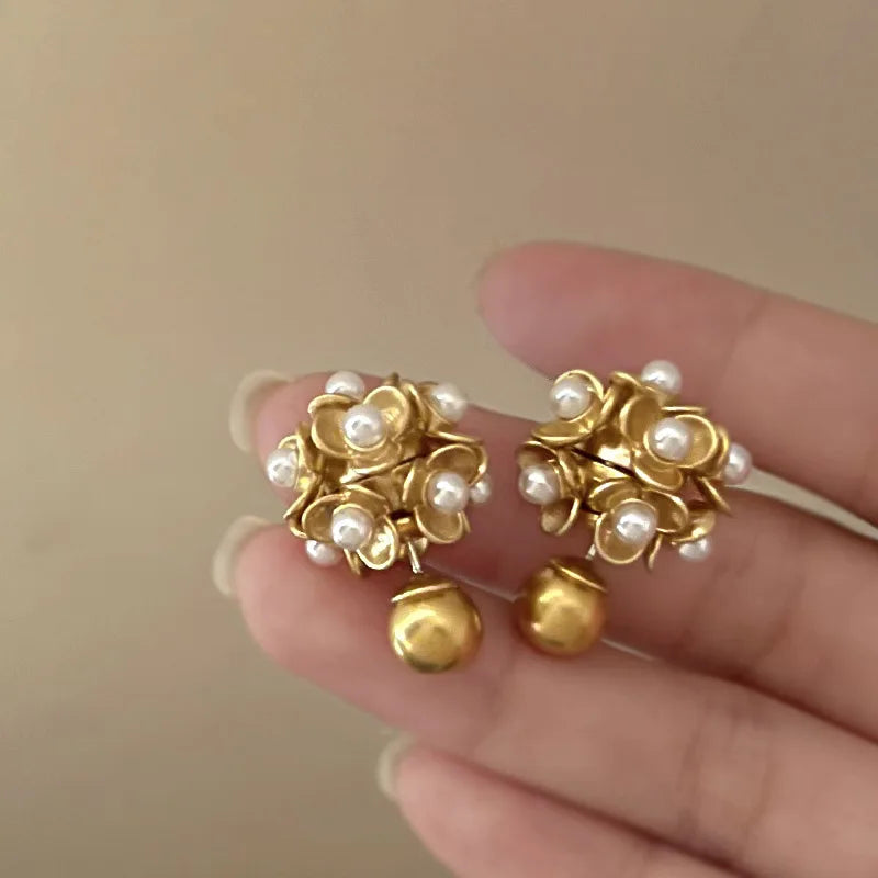 VAIGE Elegant Gold Pearl Geometric Stud Earrings