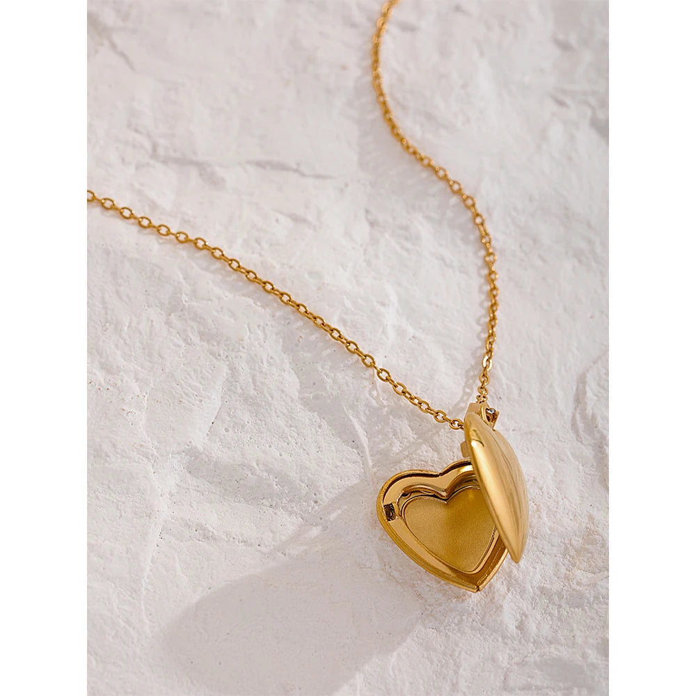 VAIGE Elegant Golden Heart Stainless Steel Locket Necklace