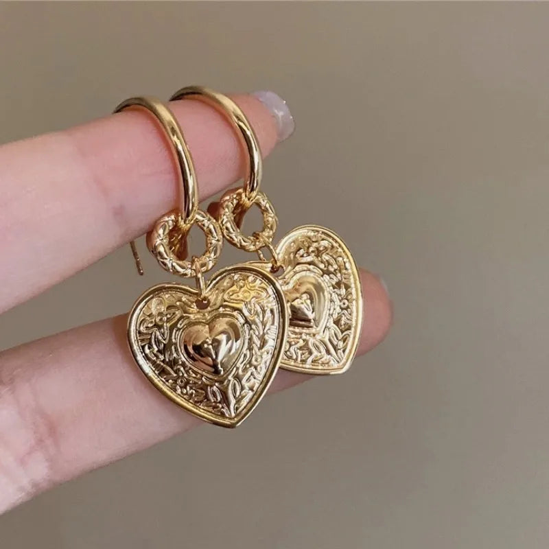 VAIGE Retro Heart-Shaped Dangle Earrings with Sculpted Patterns in Gold and Silver