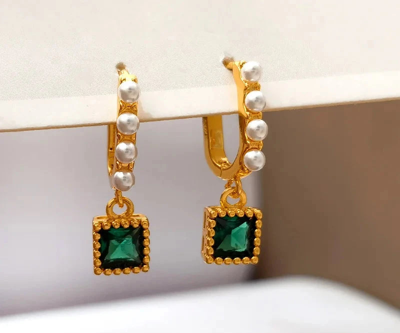 VAIGE Elegant Emerald Green Pearl-Accented Square Earrings