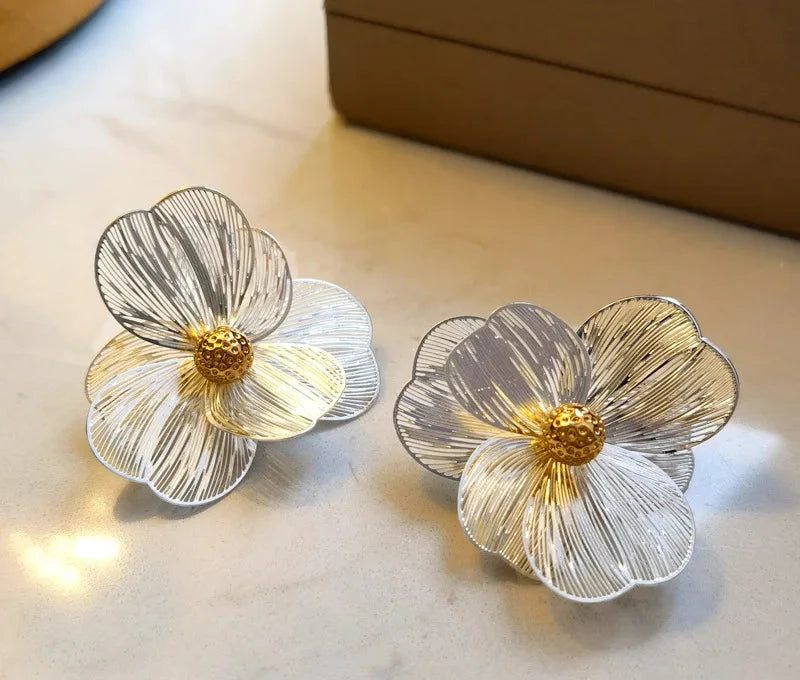 VAIGE Charming Metal Blossom Earrings