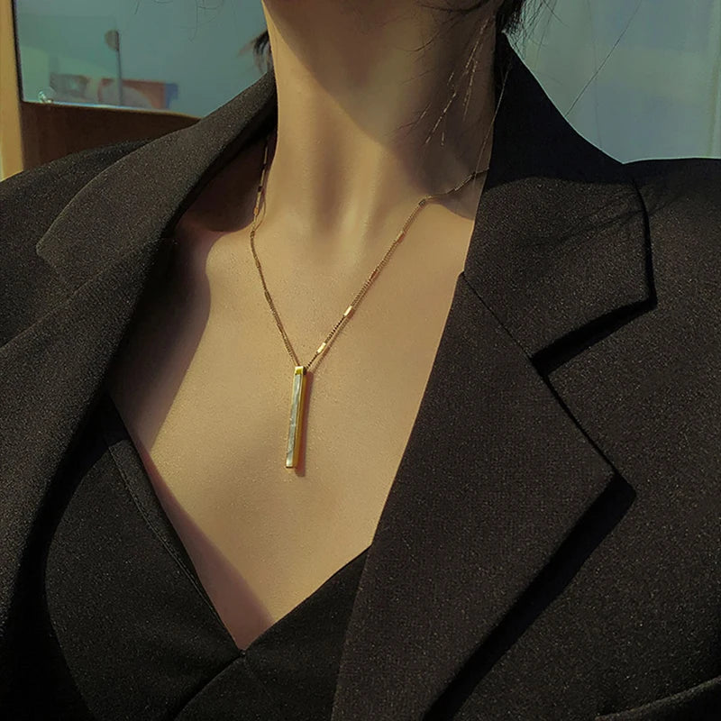 VAIGE Elegant Titanium Steel Shell Pendant Necklace with Fast Color Chain - Classic Long Clavicle Jewelry, 3.5*0.3CM