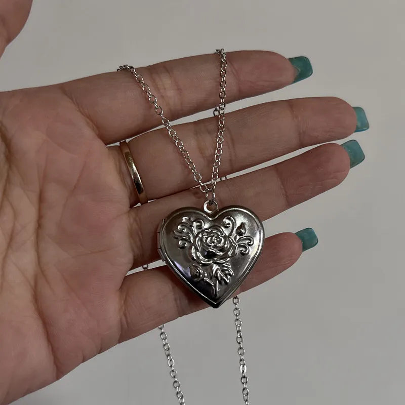 VAIGE Romantic Heart Locket Pendant Locket Silver Stainless Steel Necklace